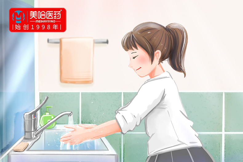 女孩在认真洗手.jpg